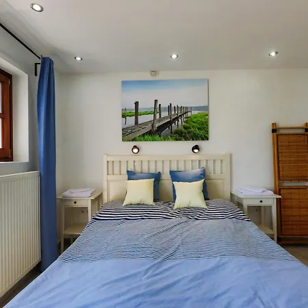 Kisleshegy Vendeghaz * בלטונודבארי