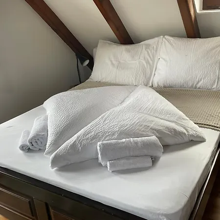 Kisleshegy Vendeghaz Вилла Балатонудвари