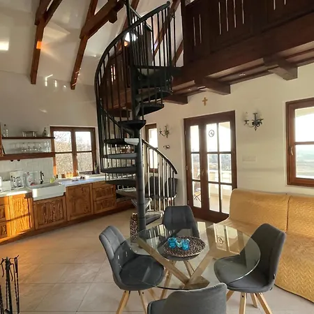 Kisleshegy Vendeghaz *