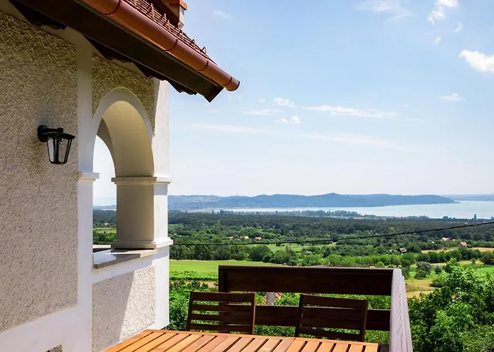 Kisleshegy Vendeghaz * Balatonudvari