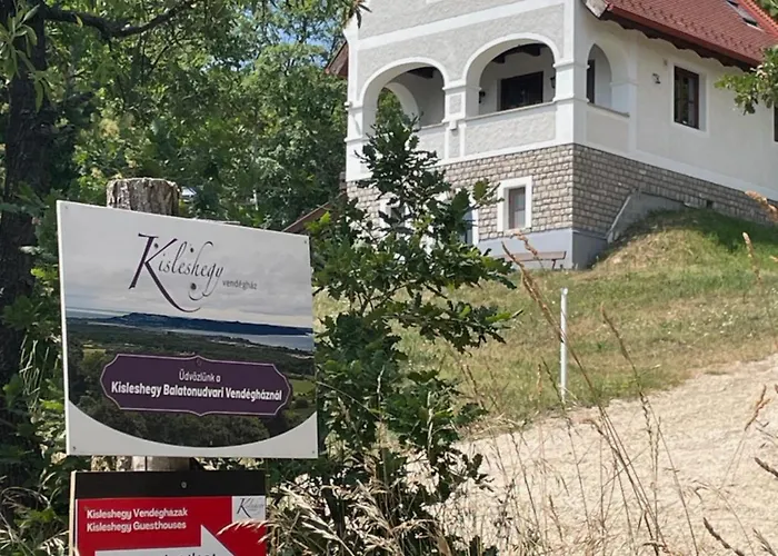 Kisleshegy Vendeghaz Вилла