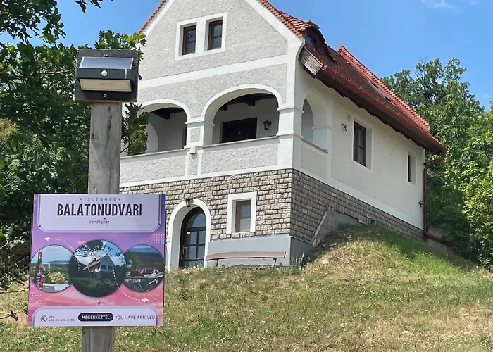 Вилла Kisleshegy Vendeghaz *